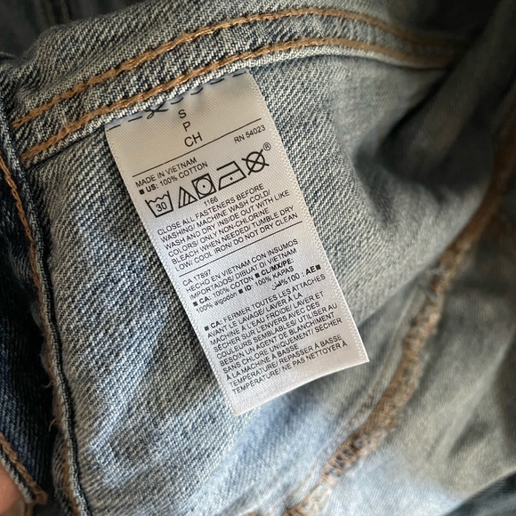 Jean jacket SZ small. Worn once - Picture 4 of 4